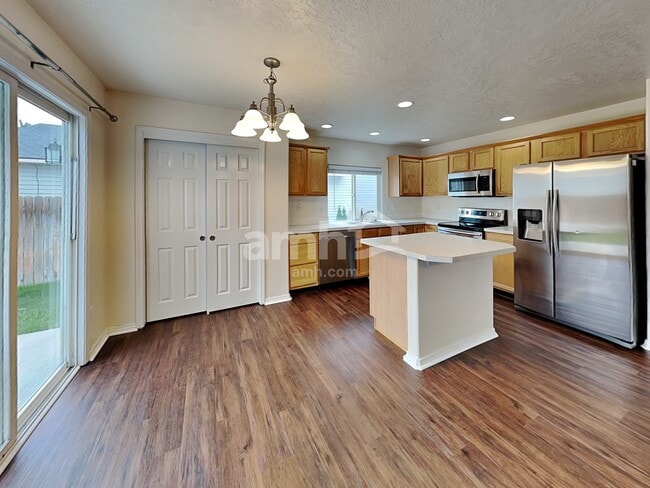 Building Photo - 3342 W Wave Dr