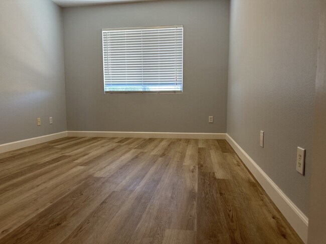 Building Photo - 3 Bedroom 2.5 Bath Home in Moreno Valley CA With Massive Backyard and Bonus Studio / Room in Gara...