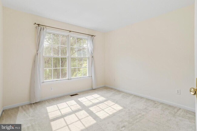 Building Photo - 54 Nestlewood Way