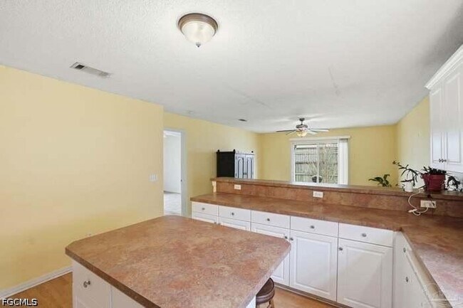 Building Photo - 1060 Antigua Cir