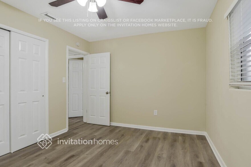 Building Photo - 6202 Balboa Dr