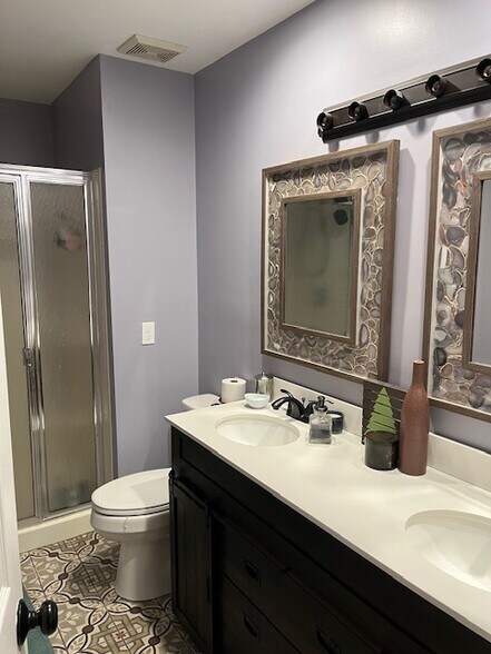 Building Photo - 226 Matthews Dr