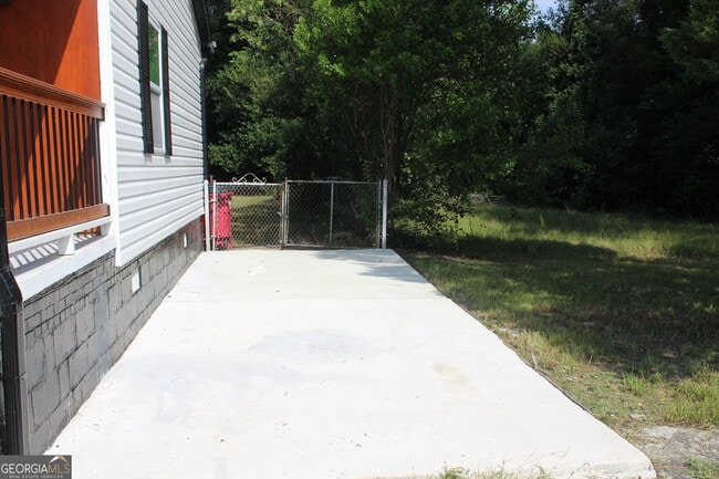 Building Photo - 1060 Cypress Dr