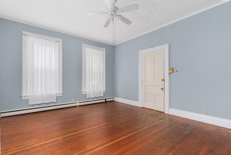 Building Photo - 77 Lloyd Ave