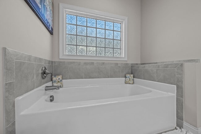 Building Photo - 878 Stormy Gale Ln