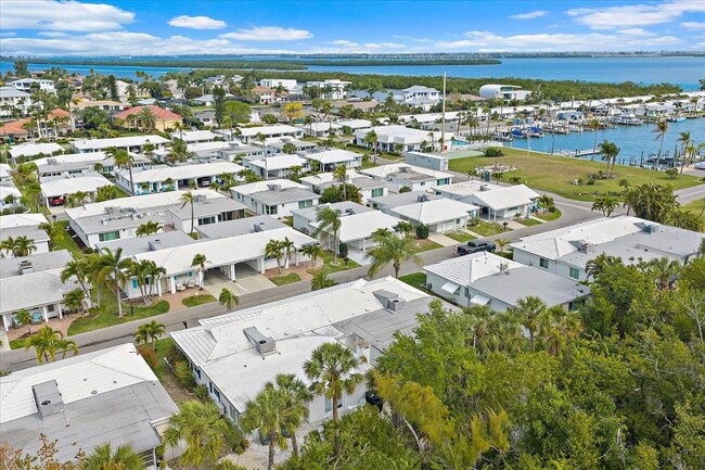 Building Photo - 730 Spanish Dr S