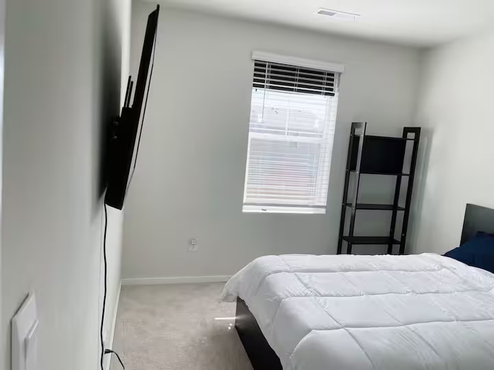 Building Photo - 13764 NE 67th Wy