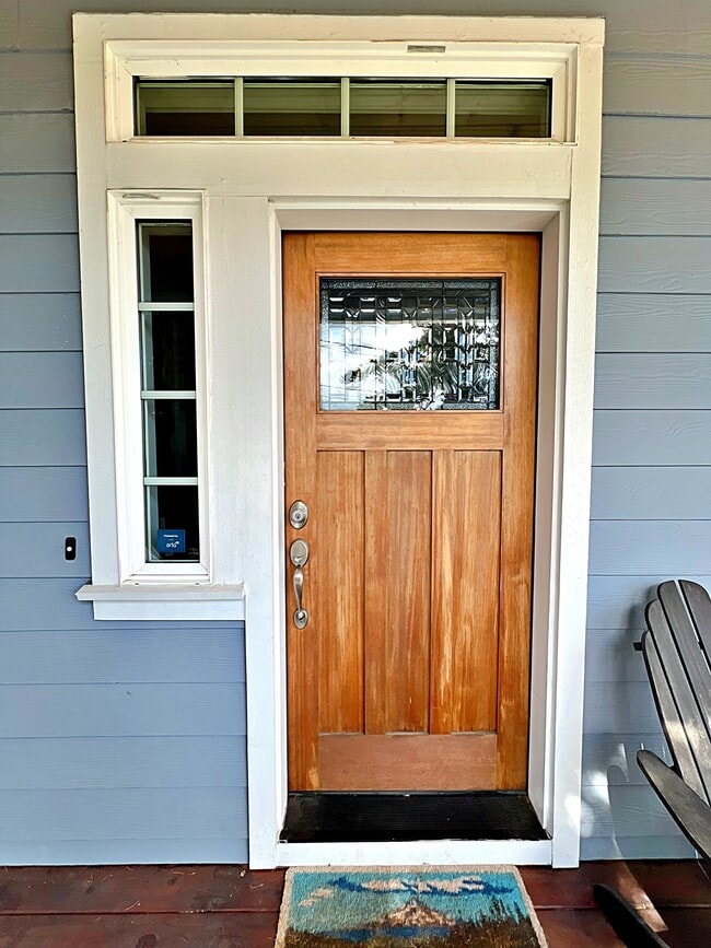 Building Photo - 1707 SW Moss St