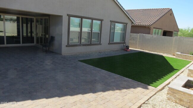 Building Photo - 5862 N 86th Dr