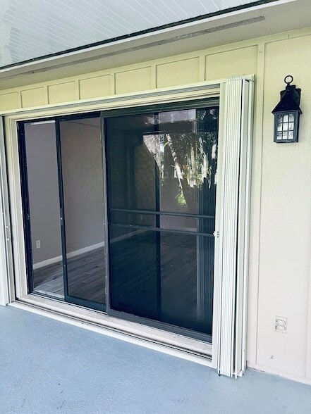 Building Photo - 1634 SW Crossing Cir