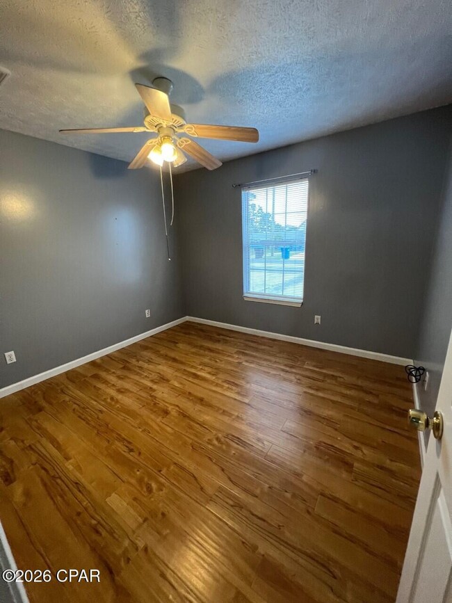 Building Photo - 5731 Pinetree Ave