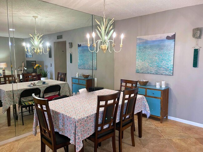 Building Photo - 3301 Loren Rd