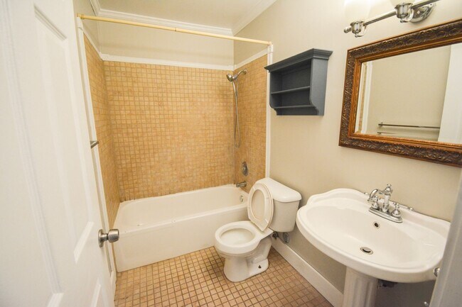 Building Photo - Main floor condo with great patio & many updates!