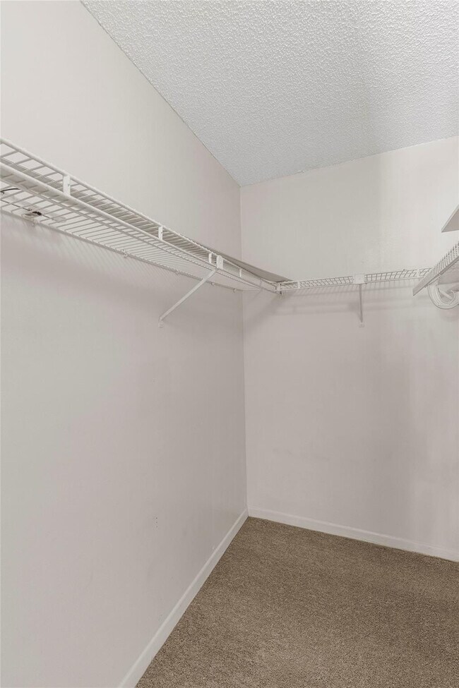 Building Photo - 5200 NW 31st Ave