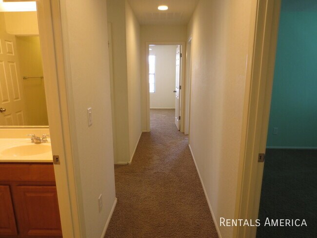 Building Photo - 890 E Doral Ct