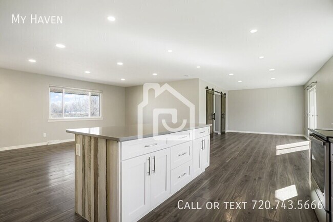 Building Photo - 5287 Indiana St