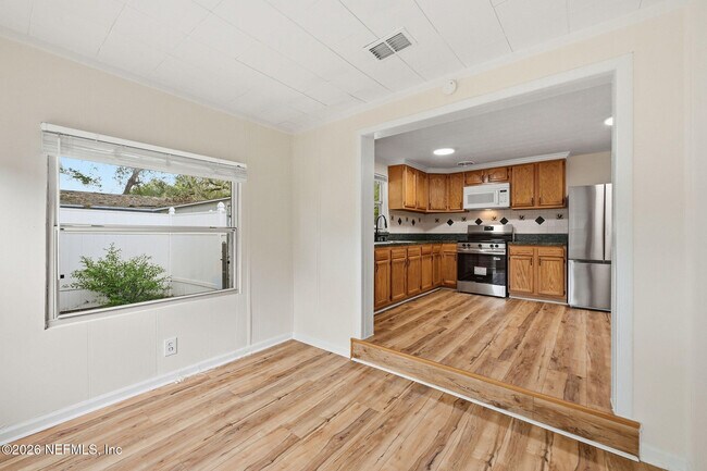 Building Photo - 388 Arora Blvd