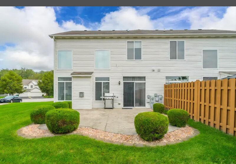 Building Photo - 1609 Grove Ct