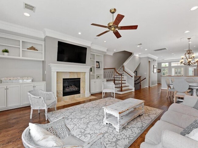 Building Photo - 625 Hartman St