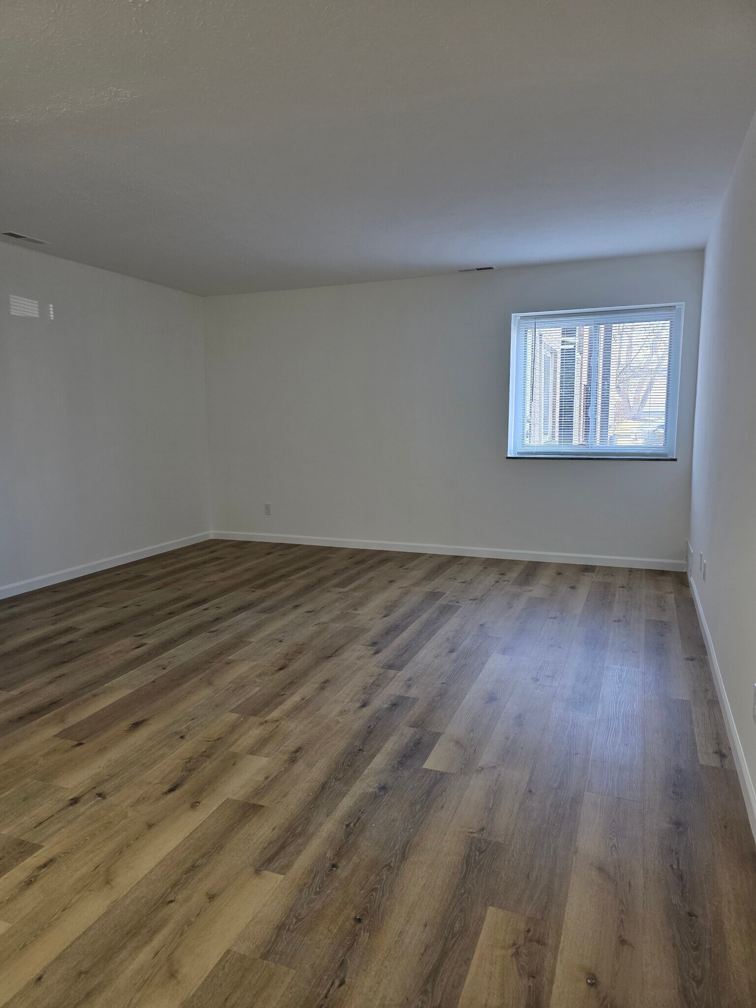 Building Photo - 25735 Lorain Rd