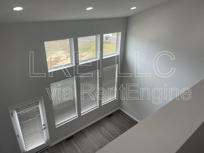 Building Photo - 9211 Tamarack Grove Ln