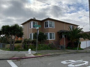 Building Photo - 2774 Madera Ave- 2407 LB/ 2029 L/ 2027 R