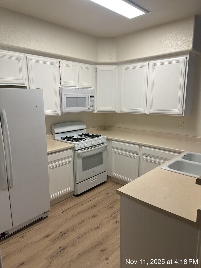 Building Photo - 7143 S Durango Dr