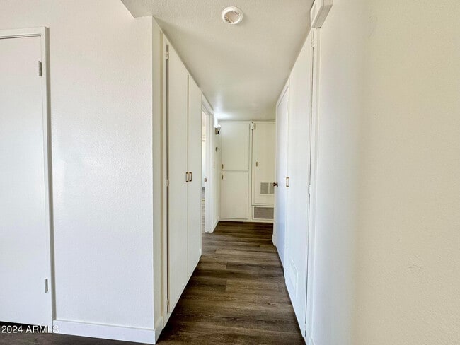 Building Photo - 11013 N 110th Dr