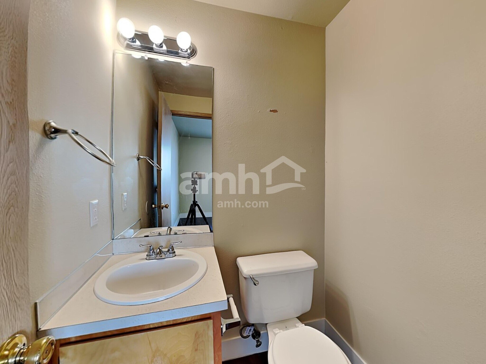 Building Photo - 16959 SW Whitley Way