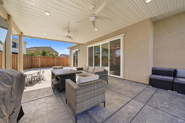 Building Photo - 1245 Pacific Pl