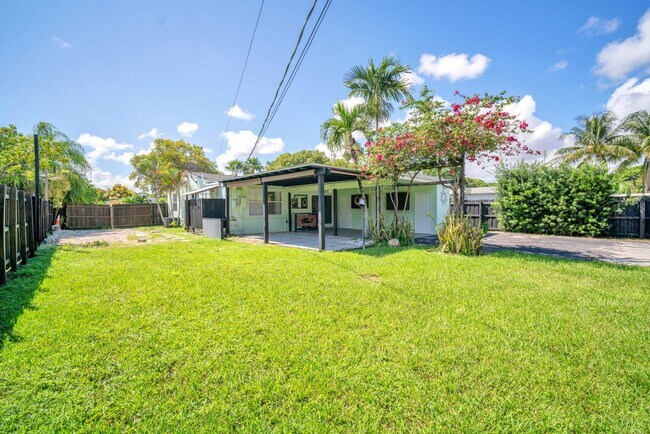 Building Photo - Beautiful home in quiet neighborhood