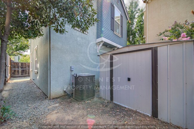 Building Photo - 316 Phoenix Cir