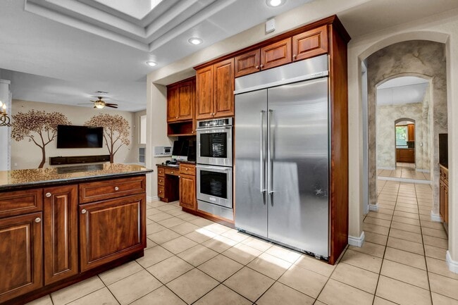 Building Photo - Single Story in Country Club Hills!