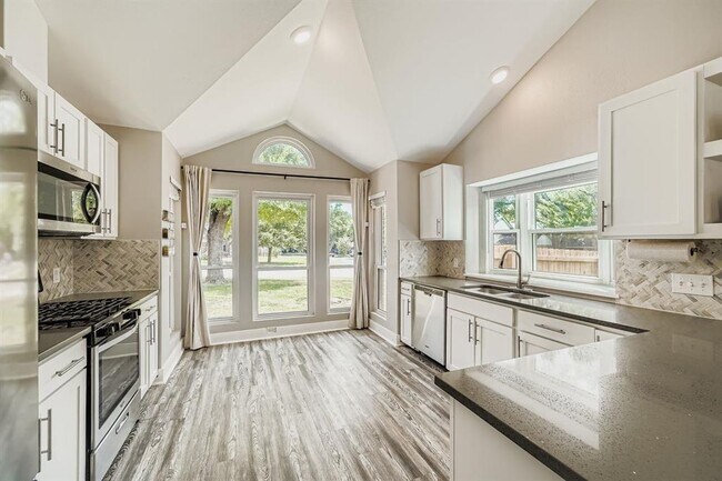 Building Photo - 2024 Ploverville Ln