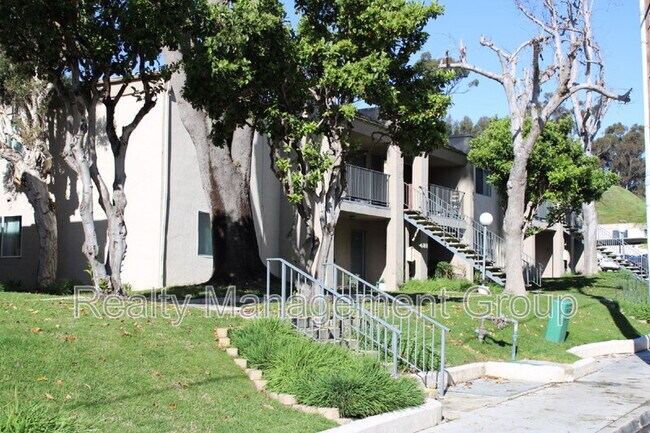 Building Photo - 552 Canyon Dr