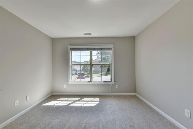 Building Photo - 4805 Shelbourne Dr