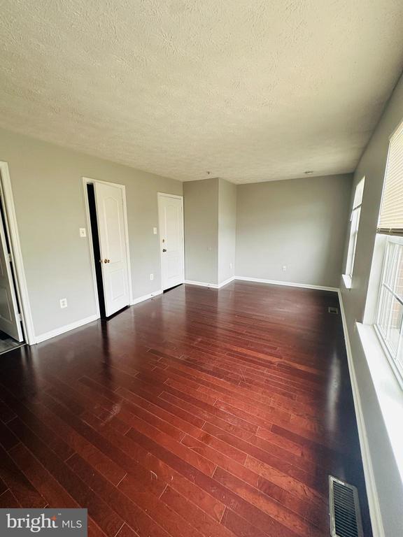 Building Photo - 3231 Halcyon Ct