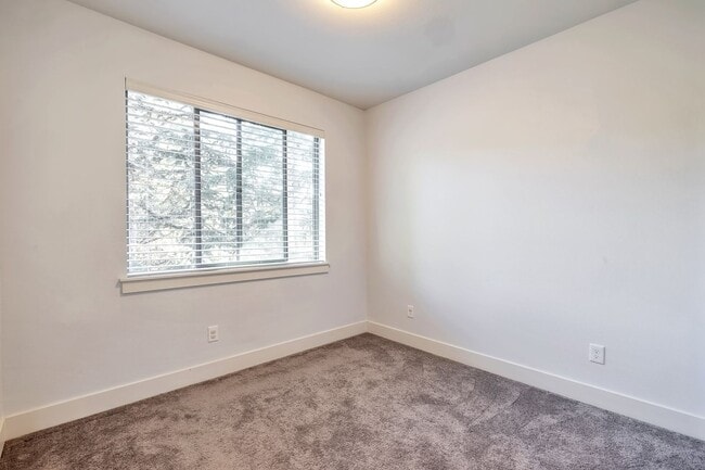 Building Photo - 309 S 47th St