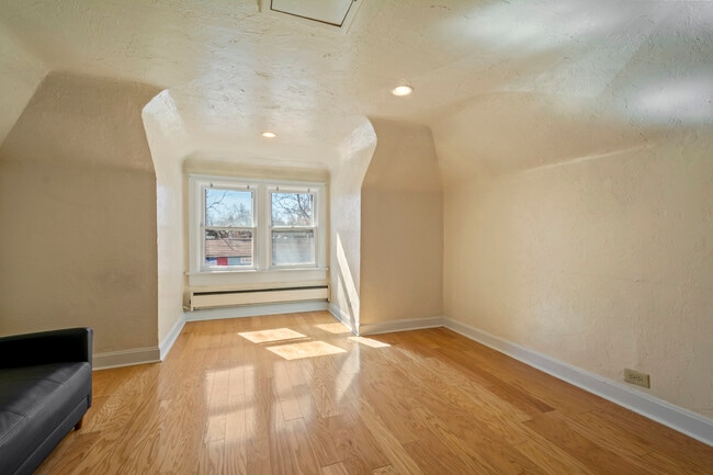 Building Photo - 2615 E 12th Ave