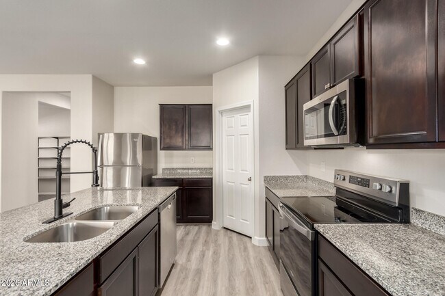 Building Photo - 11204 W Mobile Ln