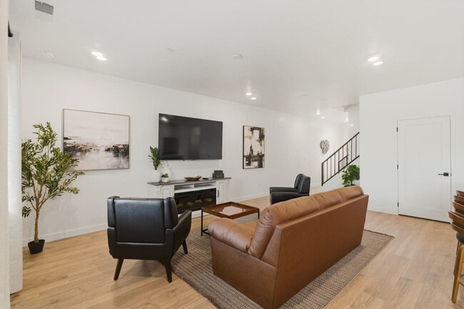 Building Photo - 1702 Ripple Rock Dr