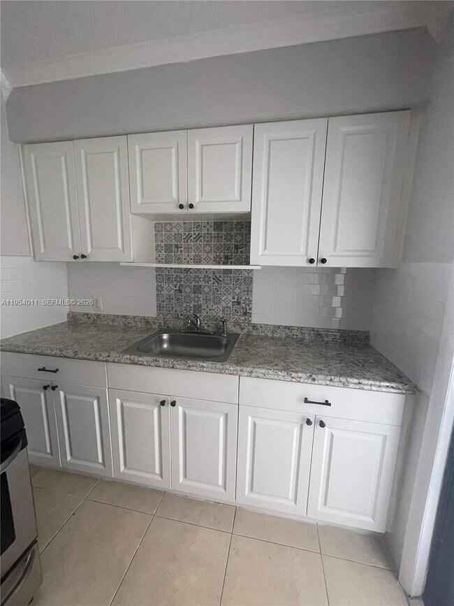 Building Photo - 790 NE 122nd St