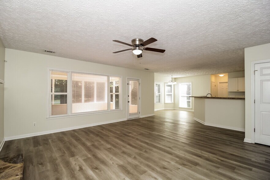 Building Photo - 2116 Chatou Pl