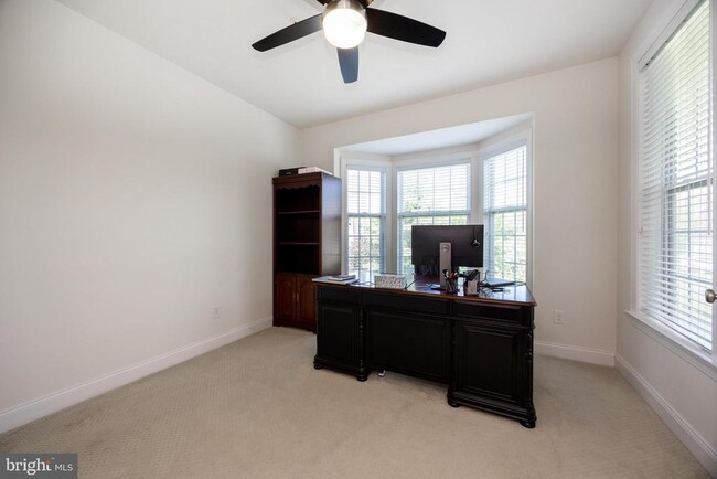 Building Photo - 71 Iron Hill Way