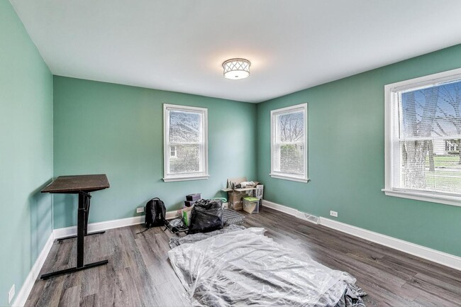 Building Photo - 2515 Gordon Dr