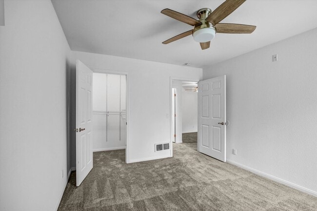 Building Photo - Cozy 1 Bed, 1 Bath Condo in Mira Mesa w/ Off-Street Parking!