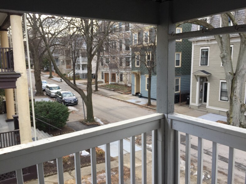 Building Photo - 208 Freeman St