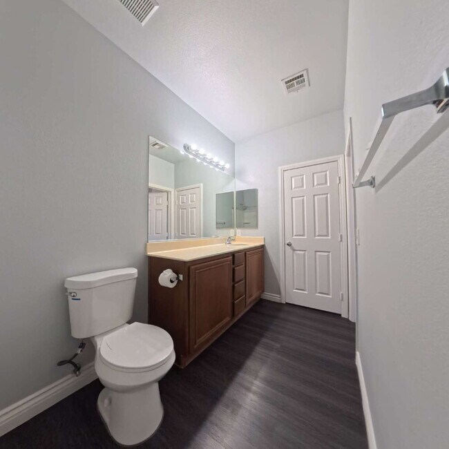 Building Photo - Spacious 2-bed 2-bath with Attached Car Garage at Tripoly!