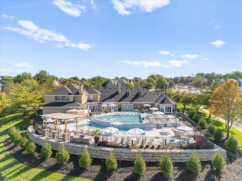 Primary Photo - Jefferson Pointe