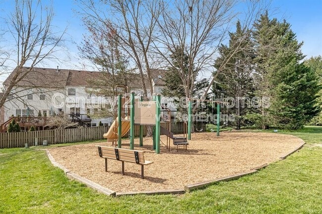 Building Photo - 21217 Millwood Square